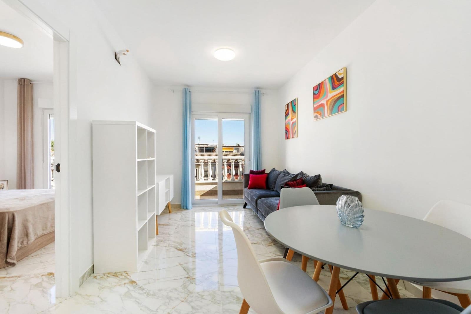 3 sypialnia Dom blizniak na sprzedaż w Torrevieja z garażem - 230 000 € (Ref: 9403777)