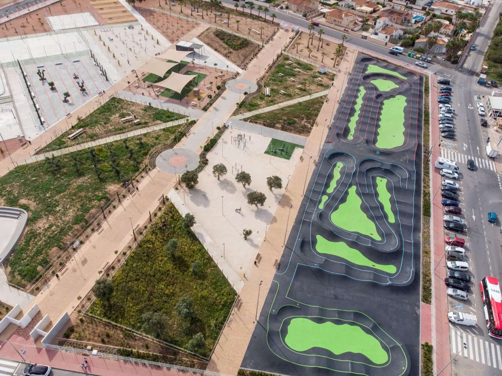 3 sypialnia Dom blizniak na sprzedaż w Torrevieja z garażem - 230 000 € (Ref: 9403777)