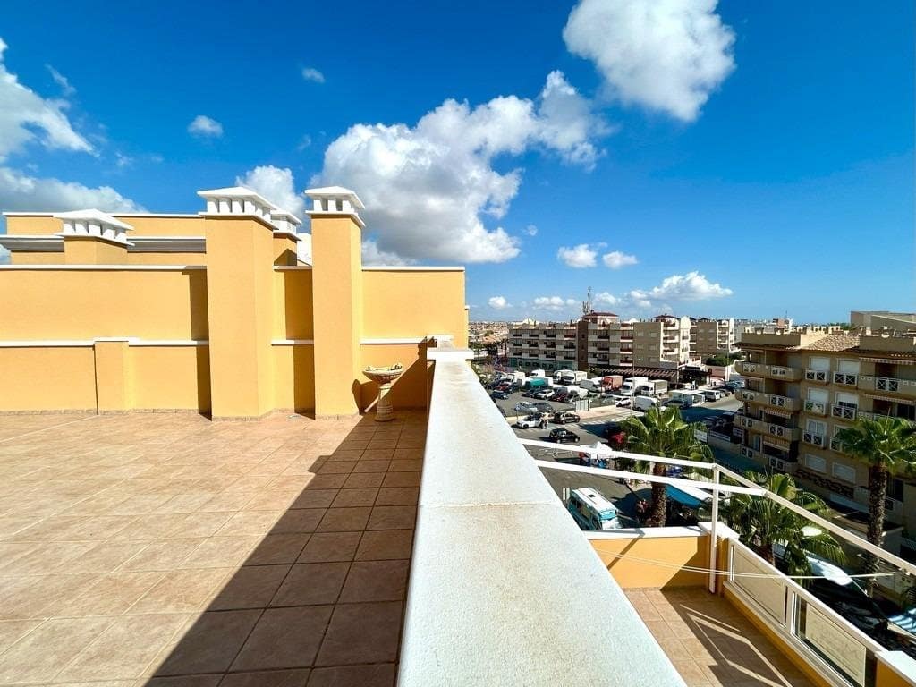 3 bedroom Penthouse for sale in Cabo Roig - € 645,000 (Ref: 9403791)