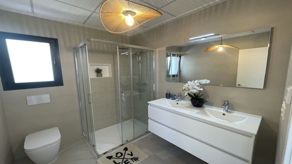 Chalet de 3 habitaciones en Orihuela en venta con piscina - 357.900 € (Ref: 9407053)