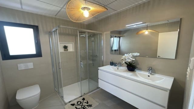 Chalet de 3 habitaciones en Orihuela en venta con piscina - 357.900 € (Ref: 9407053)