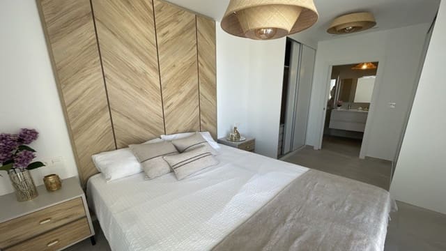 Chalet de 3 habitaciones en Orihuela en venta con piscina - 357.900 € (Ref: 9407053)