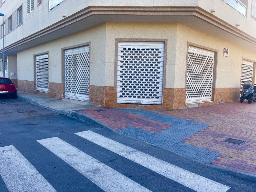 Restaurant/Bar for sale in Los Palacios - € 109,500 (Ref: 9441110)