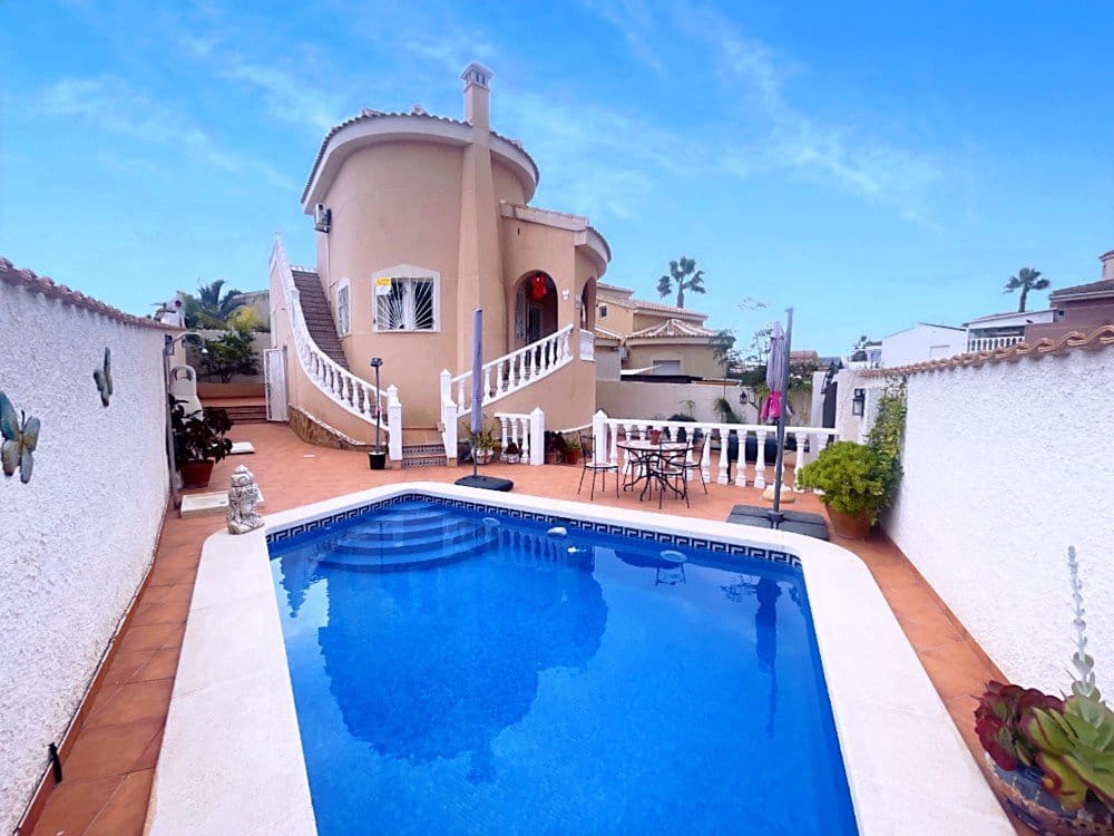 2 Zimmer Villa zu verkaufen in Ciudad Quesada mit Pool Garage - 289.000 € (Ref: 9452427)