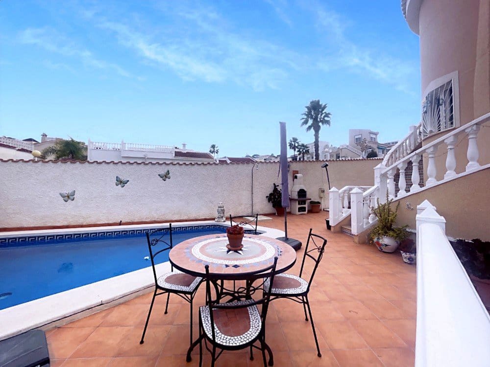 2 Zimmer Villa zu verkaufen in Ciudad Quesada mit Pool Garage - 289.000 € (Ref: 9452427)