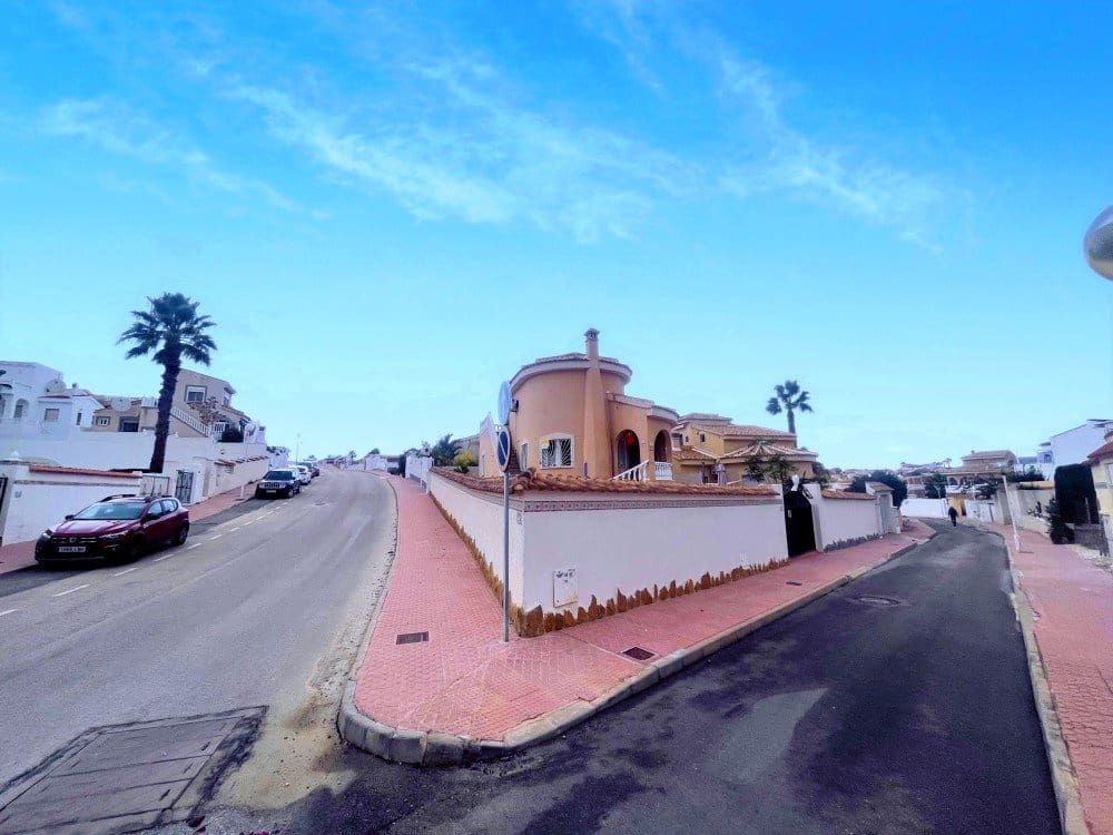 2 Zimmer Villa zu verkaufen in Ciudad Quesada mit Pool Garage - 289.000 € (Ref: 9452427)