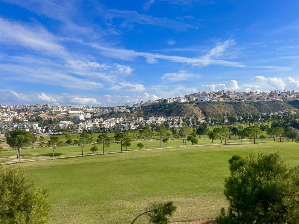 2 Zimmer Villa zu verkaufen in Ciudad Quesada mit Pool Garage - 289.000 € (Ref: 9452427)