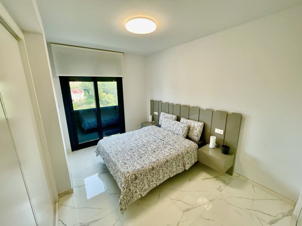 2 sypialnia Penthouse na sprzedaż w Orihuela Costa z basenem garażem - 271 000 € (Ref: 9470228)