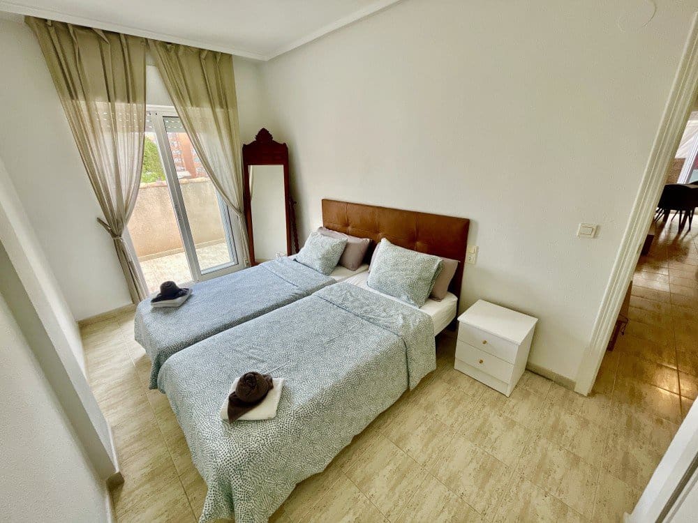 3 soverom Penthouse til salgs i Torrevieja med svømmebasseng - € 167 000 (Ref: 9470229)