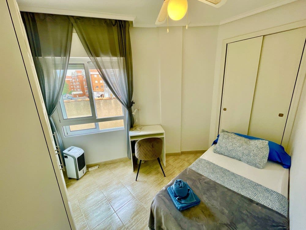 3 soverom Penthouse til salgs i Torrevieja med svømmebasseng - € 167 000 (Ref: 9470229)