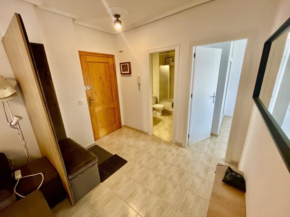 3 soverom Penthouse til salgs i Torrevieja med svømmebasseng - € 167 000 (Ref: 9470229)