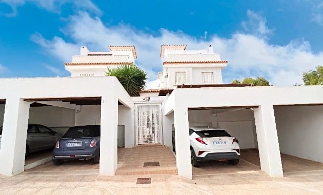 3 bedroom Villa for sale in Orihuela Costa with pool garage - € 430,000 (Ref: 9488321)