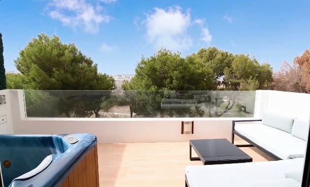 3 bedroom Villa for sale in Orihuela Costa with pool garage - € 430,000 (Ref: 9488321)