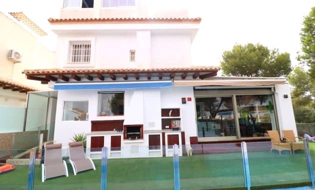 Chalet de 3 habitaciones en Orihuela Costa, Orihuela en venta con piscina garaje - 430.000 € (Ref: 9488321)