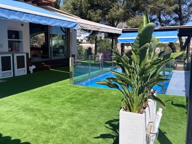 Chalet de 3 habitaciones en Orihuela Costa, Orihuela en venta con piscina garaje - 430.000 € (Ref: 9488321)