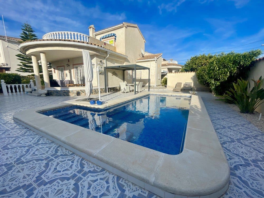 2 bedroom Villa for sale in Benijofar with pool garage - € 339,000 (Ref: 9501922)