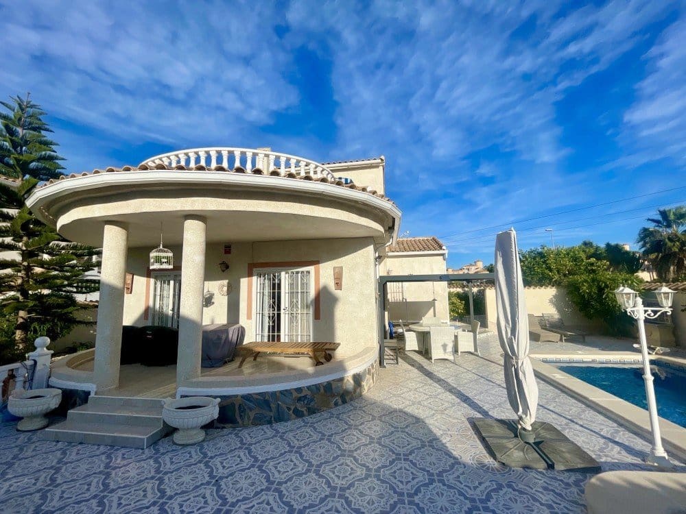 2 bedroom Villa for sale in Benijofar with pool garage - € 339,000 (Ref: 9501922)