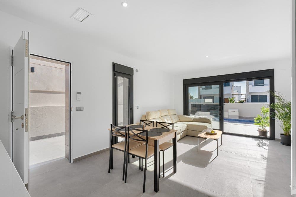 3 sypialnia Dom blizniak na sprzedaż w Daya Nueva z basenem garażem - 299 000 € (Ref: 9501926)