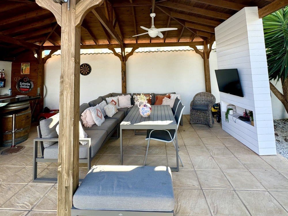 6 bedroom Villa for sale in Ciudad Quesada with pool garage - € 715,000 (Ref: 9523785)