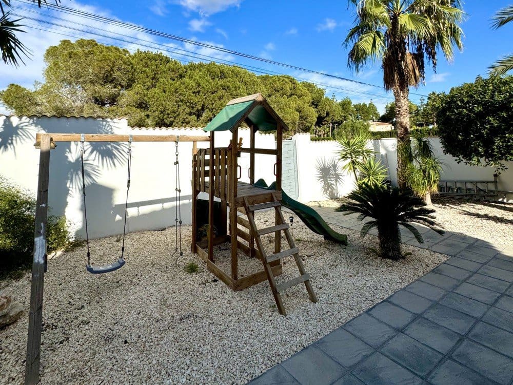 6 bedroom Villa for sale in Ciudad Quesada with pool garage - € 715,000 (Ref: 9523785)