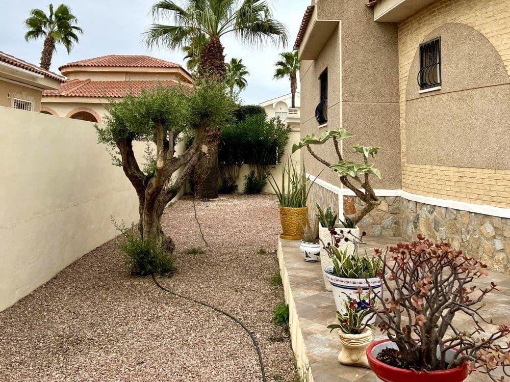 3 bedroom Villa for sale in Benijofar - € 350,000 (Ref: 9523875)