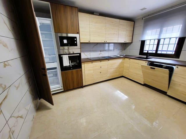 3 bedroom Townhouse for sale in San Miguel de Salinas with garage - € 229,000 (Ref: 9528443)