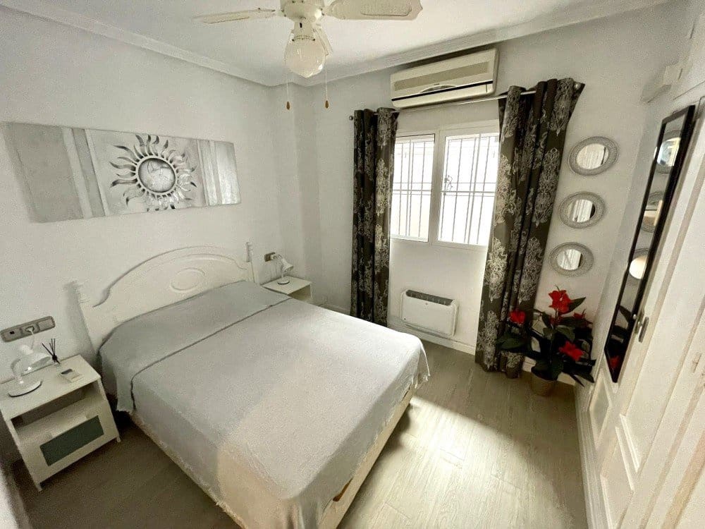 2 chambre Appartement à vendre à La Marina del Pinet avec piscine - 150 000 € (Ref: 9532600)