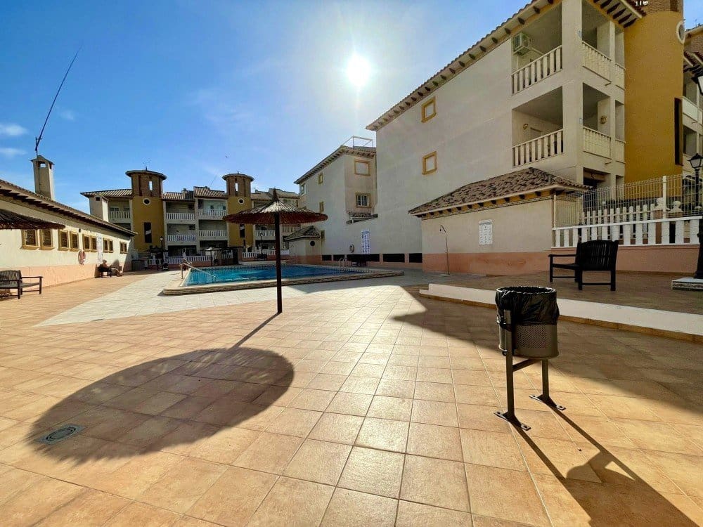 2 chambre Appartement à vendre à La Marina del Pinet avec piscine - 150 000 € (Ref: 9532600)