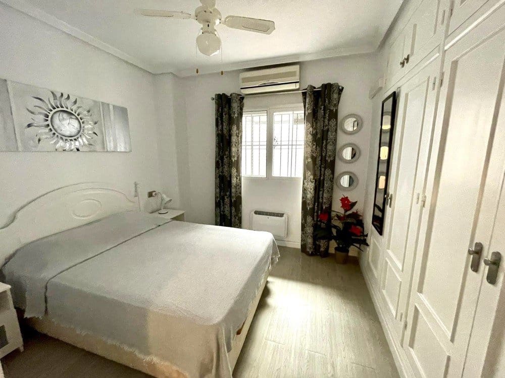 2 chambre Appartement à vendre à La Marina del Pinet avec piscine - 150 000 € (Ref: 9532600)