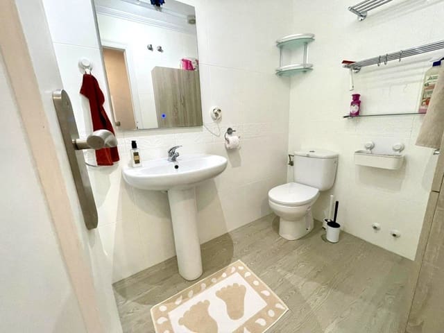 2 chambre Appartement à vendre à La Marina del Pinet, Elche / Elx avec piscine - 150 000 € (Ref: 9532600)