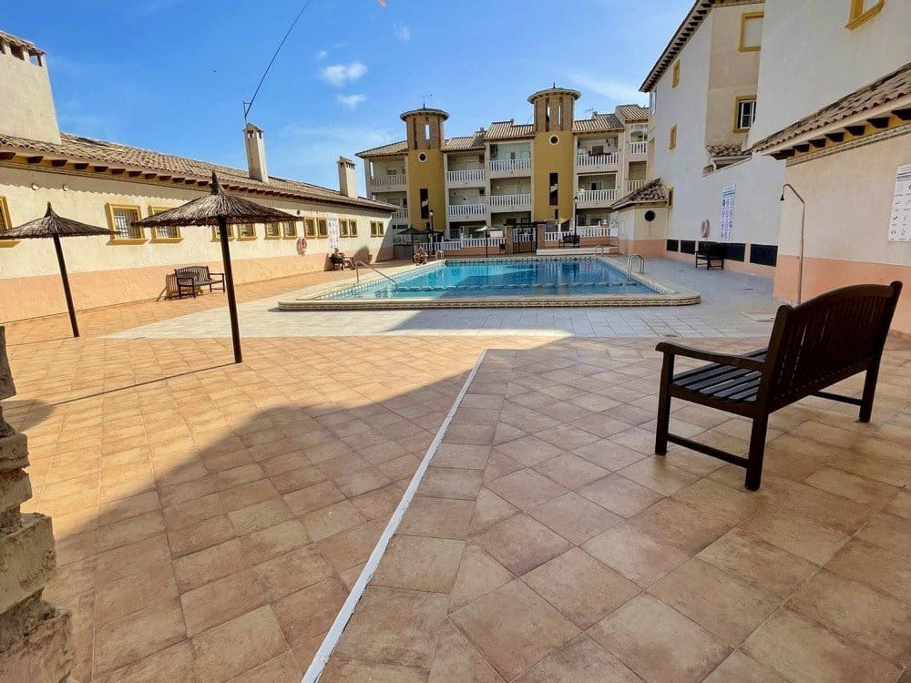 2 chambre Appartement à vendre à La Marina del Pinet avec piscine - 150 000 € (Ref: 9532600)
