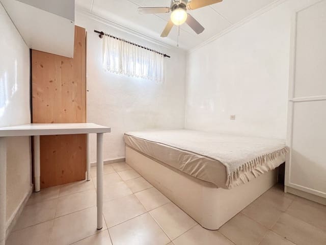 3 makuuhuone Omakotitalo myytävänä paikassa Torrevieja - 160 000 € (Ref: 9542737)