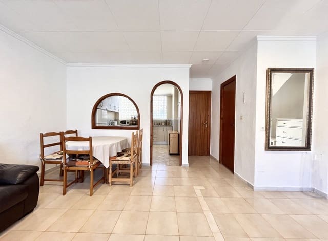 3 makuuhuone Omakotitalo myytävänä paikassa Torrevieja - 160 000 € (Ref: 9542737)