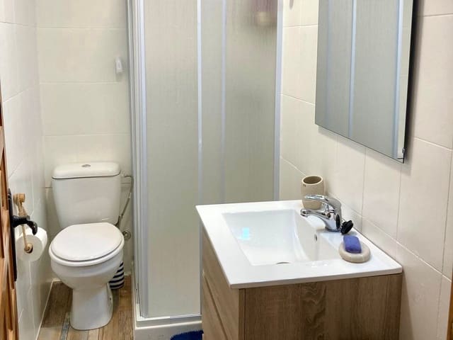 1 makuuhuone Omakotitalo myytävänä paikassa La Marina, Elche / Elx - 86 000 € (Ref: 9556211)