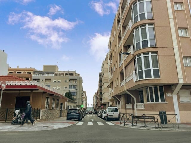 2 Zimmer Apartment zu verkaufen in Torrevieja - 158.500 € (Ref: 9560806)