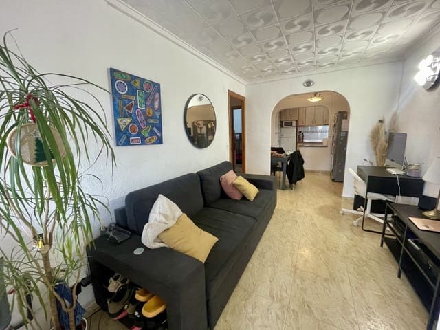 2 makuuhuone Omakotitalo myytävänä paikassa Torrevieja mukana uima-altaan 
autotalli - 147 500 € (Ref: 9560807)