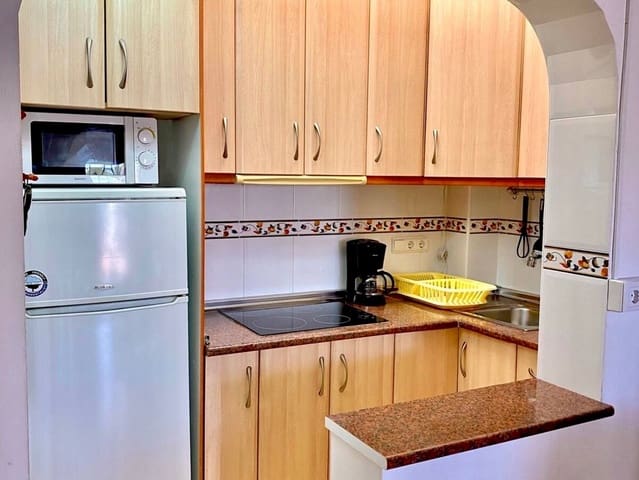 2 makuuhuone Omakotitalo myytävänä paikassa Torrevieja mukana uima-altaan 
autotalli - 147 500 € (Ref: 9560807)