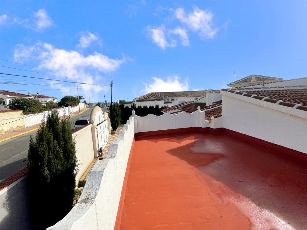 3 makuuhuone Huvila myytävänä paikassa Ciudad Quesada mukana uima-altaan 
autotalli - 693 000 € (Ref: 9570277)