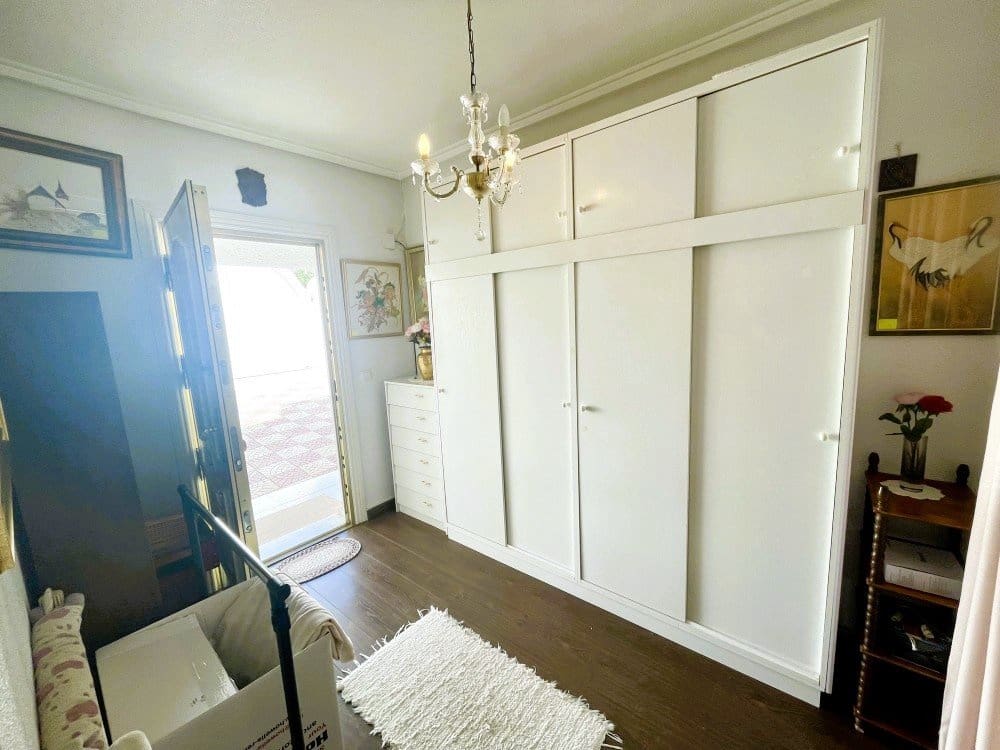 3 makuuhuone Huvila myytävänä paikassa Ciudad Quesada mukana uima-altaan 
autotalli - 693 000 € (Ref: 9570277)