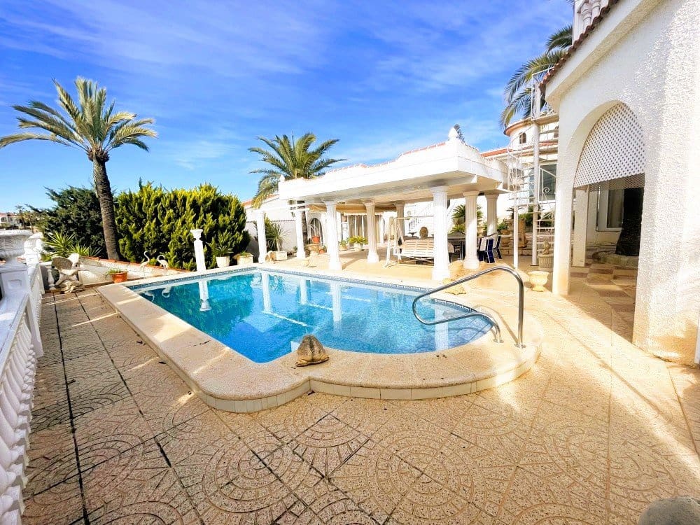 3 makuuhuone Huvila myytävänä paikassa Ciudad Quesada mukana uima-altaan 
autotalli - 693 000 € (Ref: 9570277)