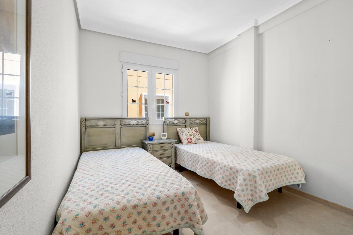 3 soveværelse Lejlighed til salg i Cabo Roig med swimmingpool - € 420.000 (Ref: 10081777)