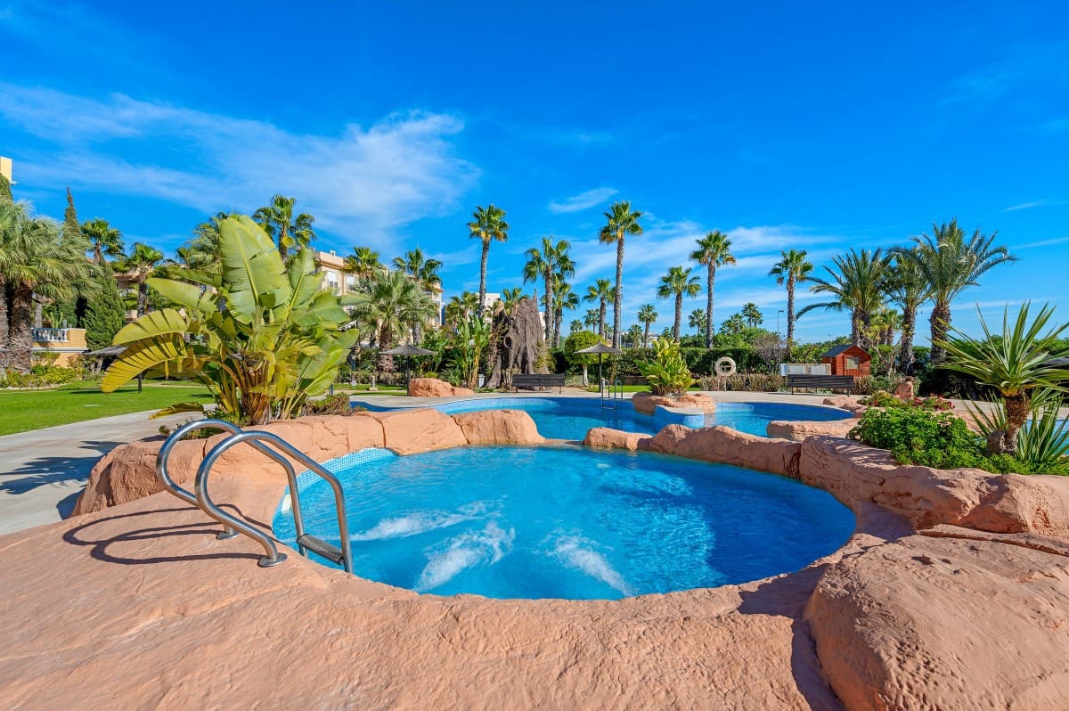 3 soveværelse Lejlighed til salg i Cabo Roig med swimmingpool - € 420.000 (Ref: 10081777)