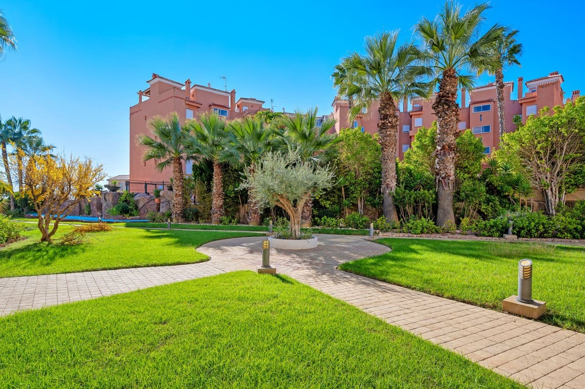 3 soveværelse Lejlighed til salg i Cabo Roig med swimmingpool - € 420.000 (Ref: 10081777)