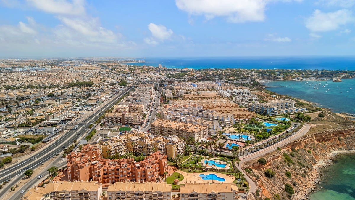3 soveværelse Lejlighed til salg i Cabo Roig med swimmingpool - € 420.000 (Ref: 10081777)
