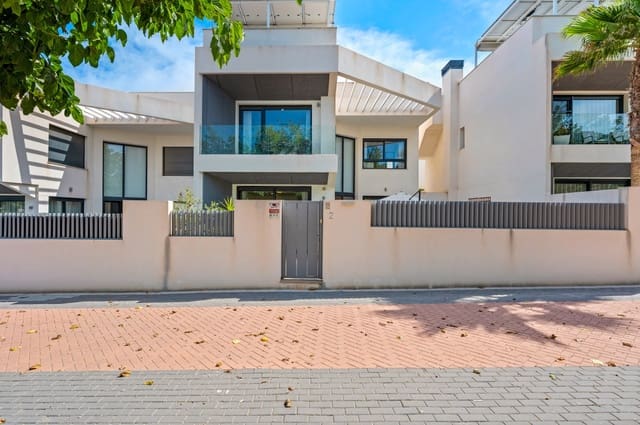 3 soveværelse Villa til salg i La Veleta, Torrevieja med swimmingpool - € 680.000 (Ref: 10081778)