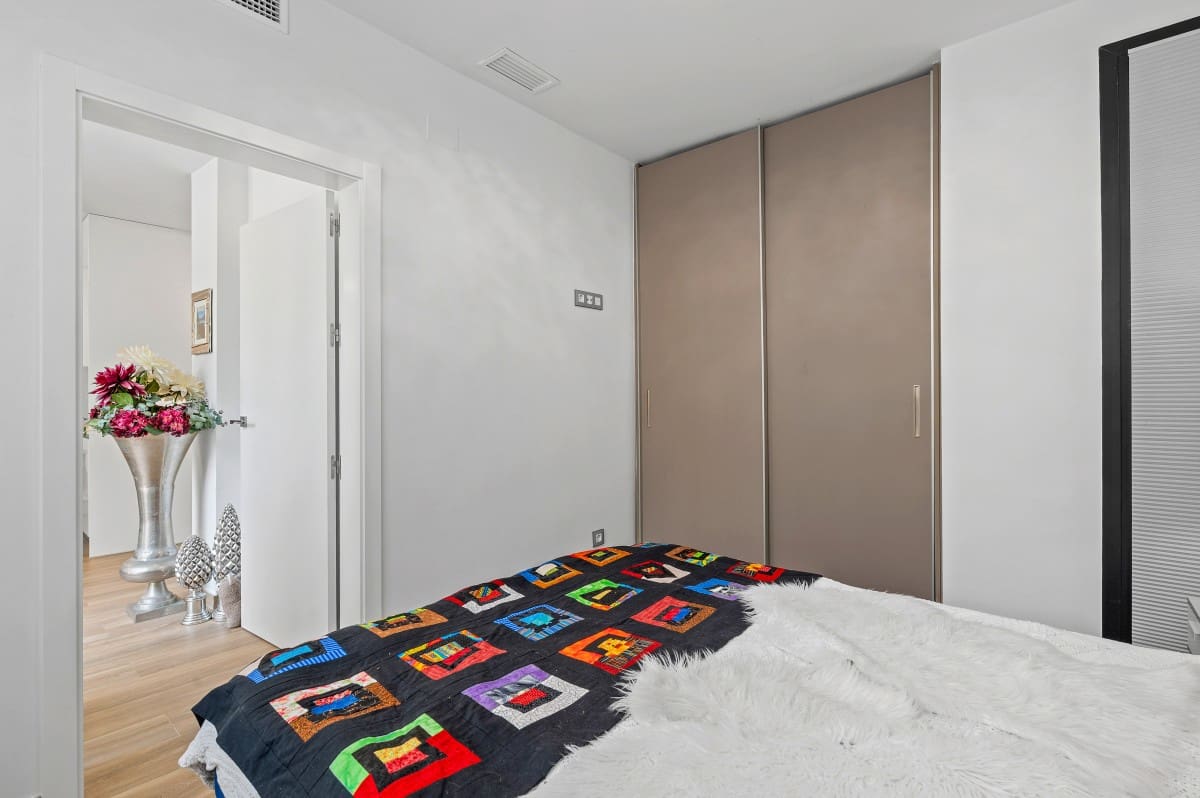 3 soveværelse Villa til salg i La Veleta med swimmingpool - € 680.000 (Ref: 10081778)