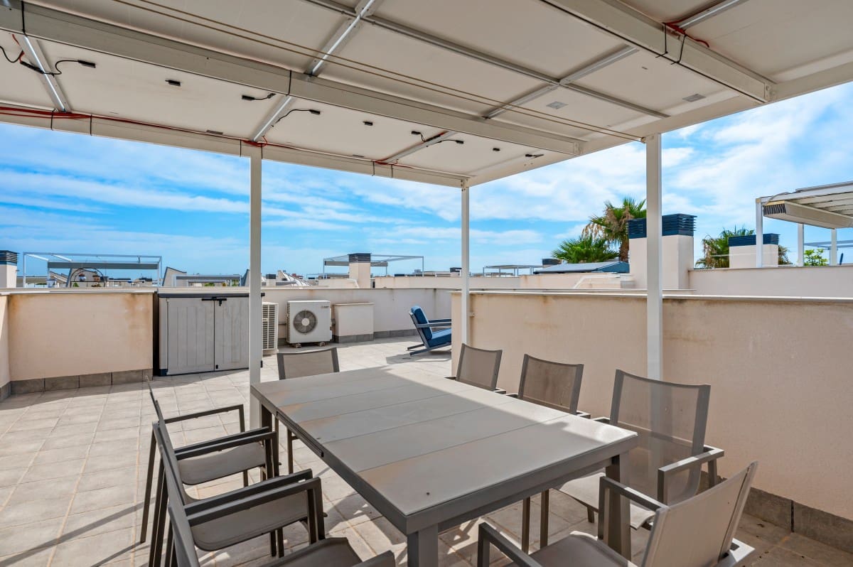 3 soveværelse Villa til salg i La Veleta med swimmingpool - € 680.000 (Ref: 10081778)