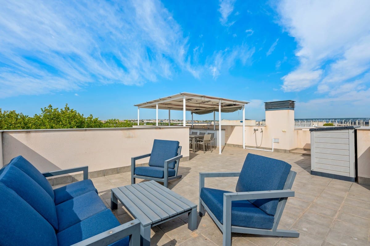 3 soveværelse Villa til salg i La Veleta med swimmingpool - € 680.000 (Ref: 10081778)