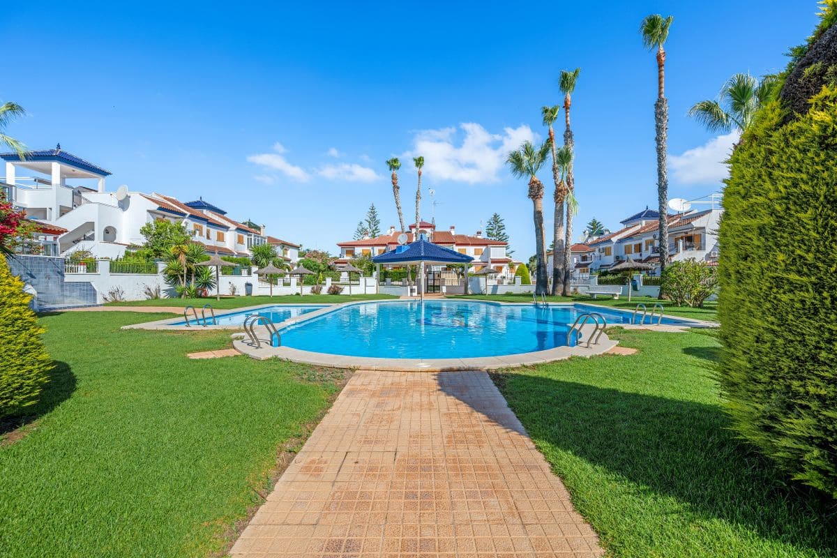 2 sovrum Lägenhet till salu i Pilar de la Horadada med pool - 225 000 € (Ref: 10081779)