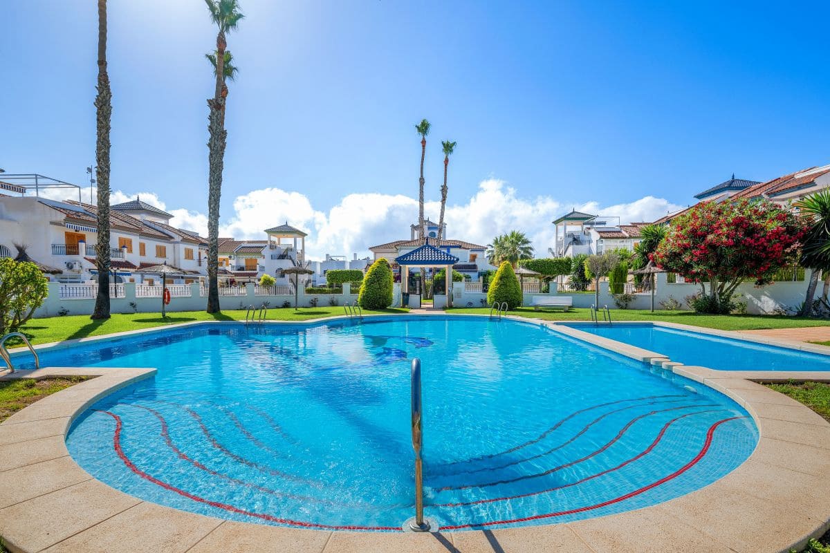 2 sovrum Lägenhet till salu i Pilar de la Horadada med pool - 225 000 € (Ref: 10081779)